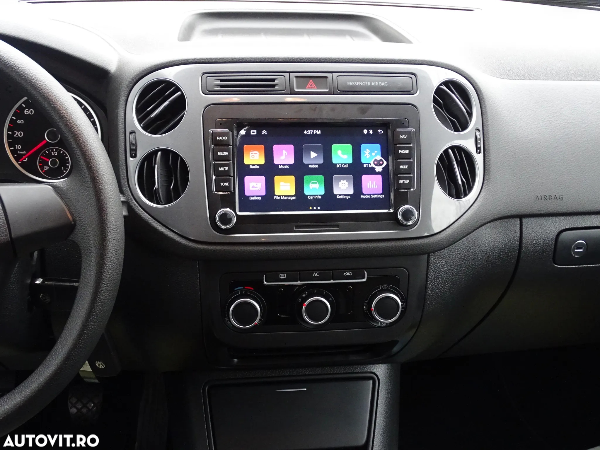 Volkswagen Tiguan 2.0 TDI DPF BlueMotion Technology Trend & Fun - 9