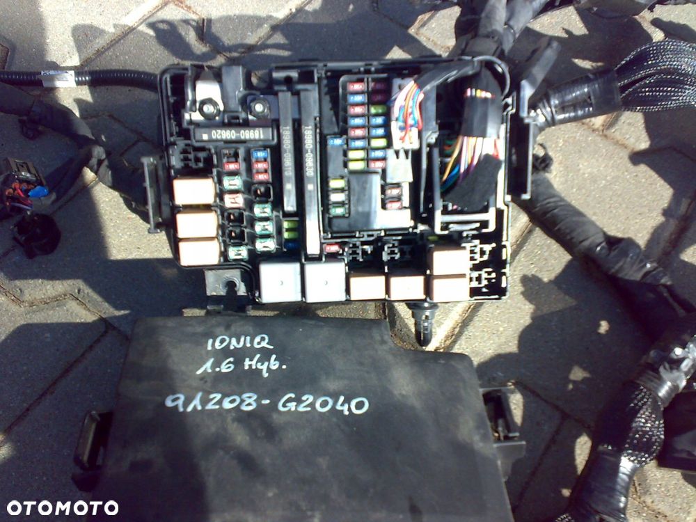 hyundai ioniq hybr. 2016 - puszka skrzynka instalacja wiązka w komorę - 2