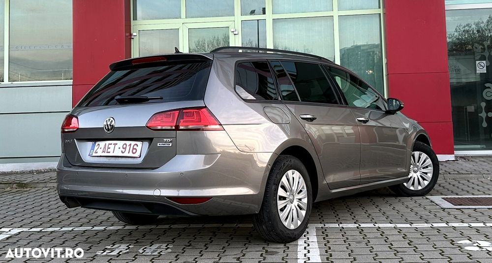 Volkswagen Golf - 4