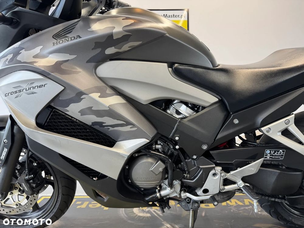 Honda VFR - 23