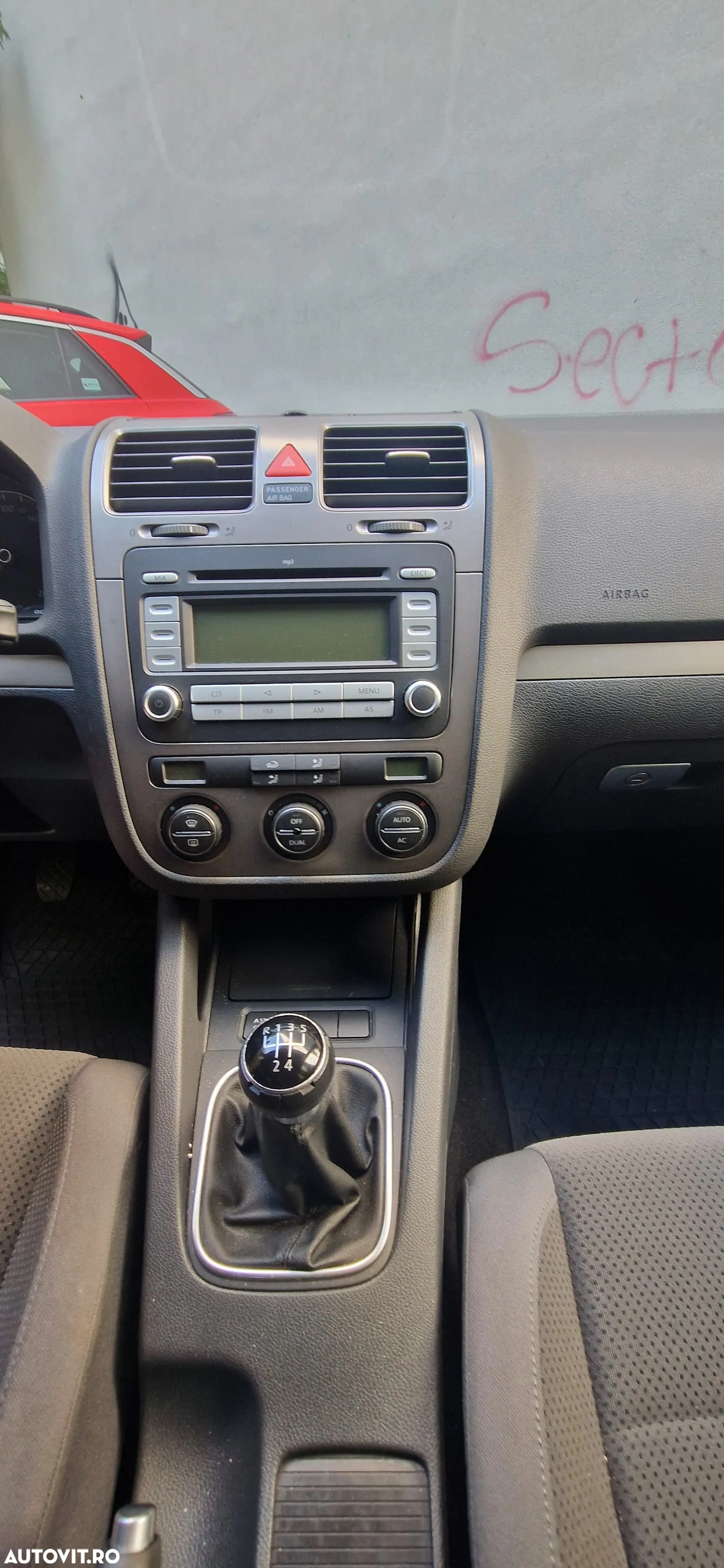 Volkswagen Golf 1.6 Comfortline - 8
