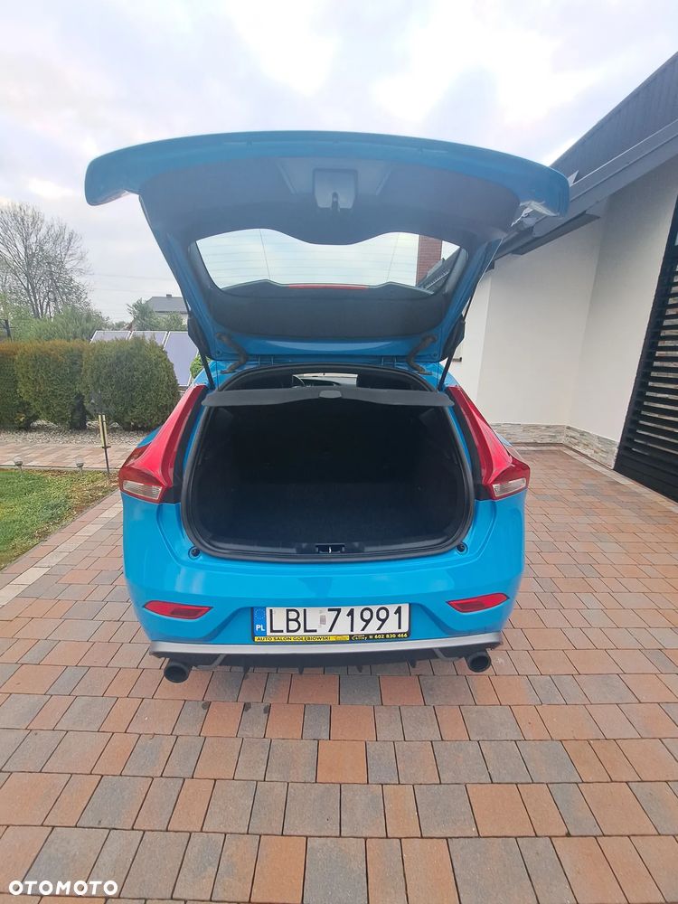Volvo V40 D2 R-Design - 6