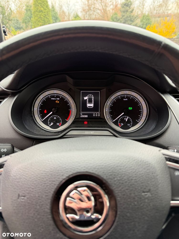 Skoda Octavia 2.0 TDI Style DSG - 2