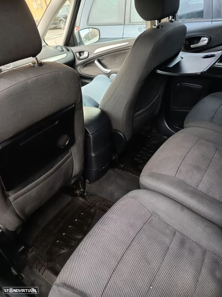 Ford S-Max 2.0 TDCi DPF Trend - 17