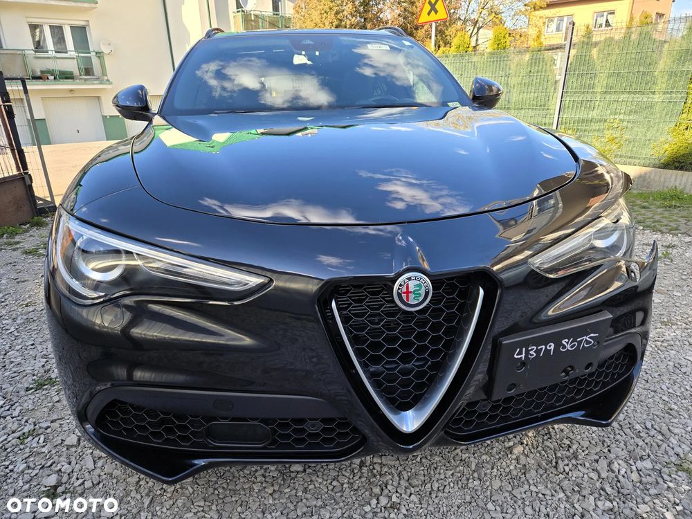Alfa Romeo Stelvio 2.0 Turbo 16V AT8-Q4 Ti - 6