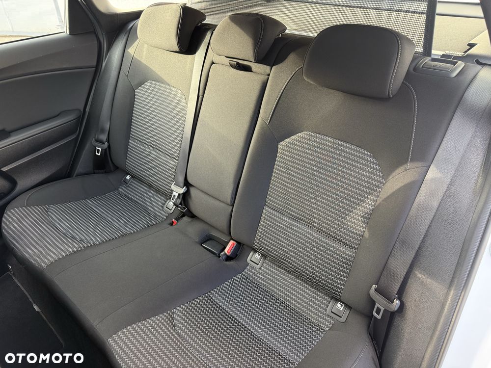 Kia Ceed - 8