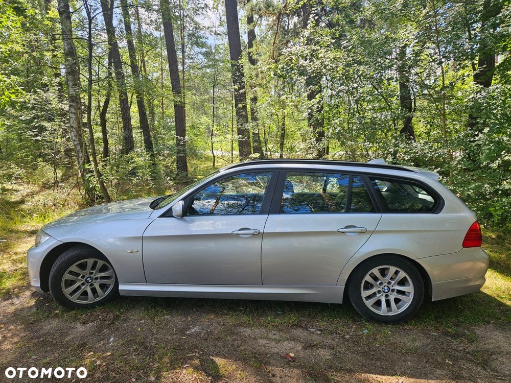 BMW Seria 3 320d DPF Efficient Dynamics Edition - 10