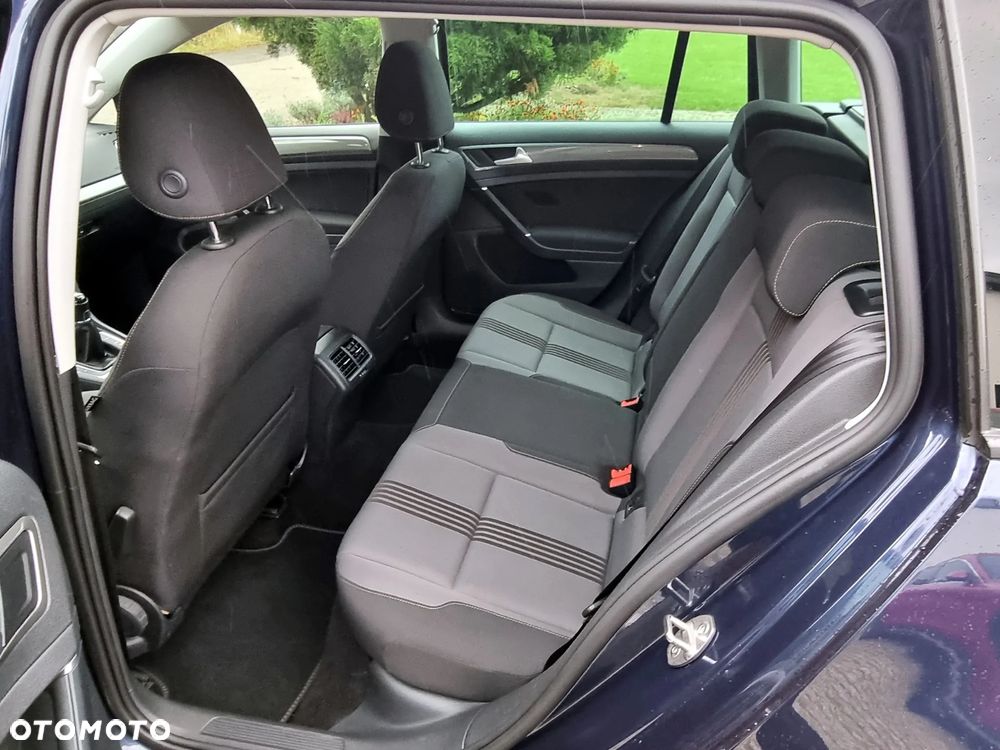 Volkswagen Golf - 20