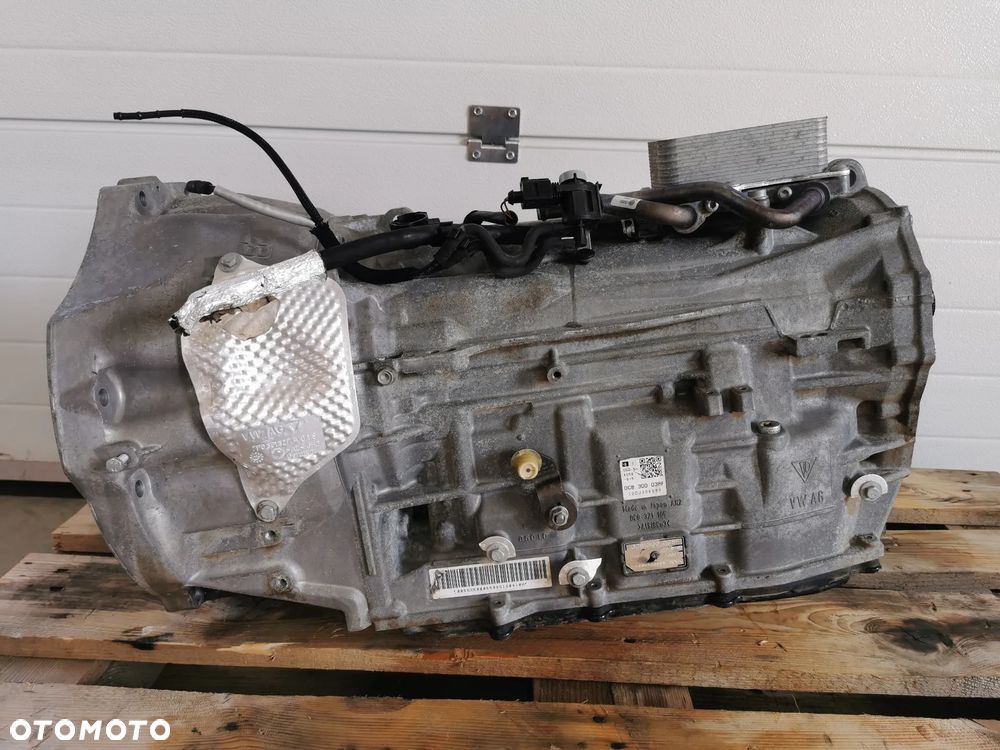 VW TOUAREG 7P 10-18R SKRZYNIA BIEGOW AISIN NXK 8 BIEGOW 3.0 TDI CRCA KOMPLETNA ZE SPRZEGLEM 0C8300038F - 1