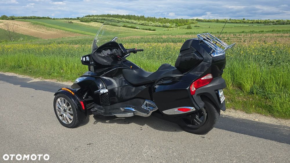 Can-Am Spyder - 2