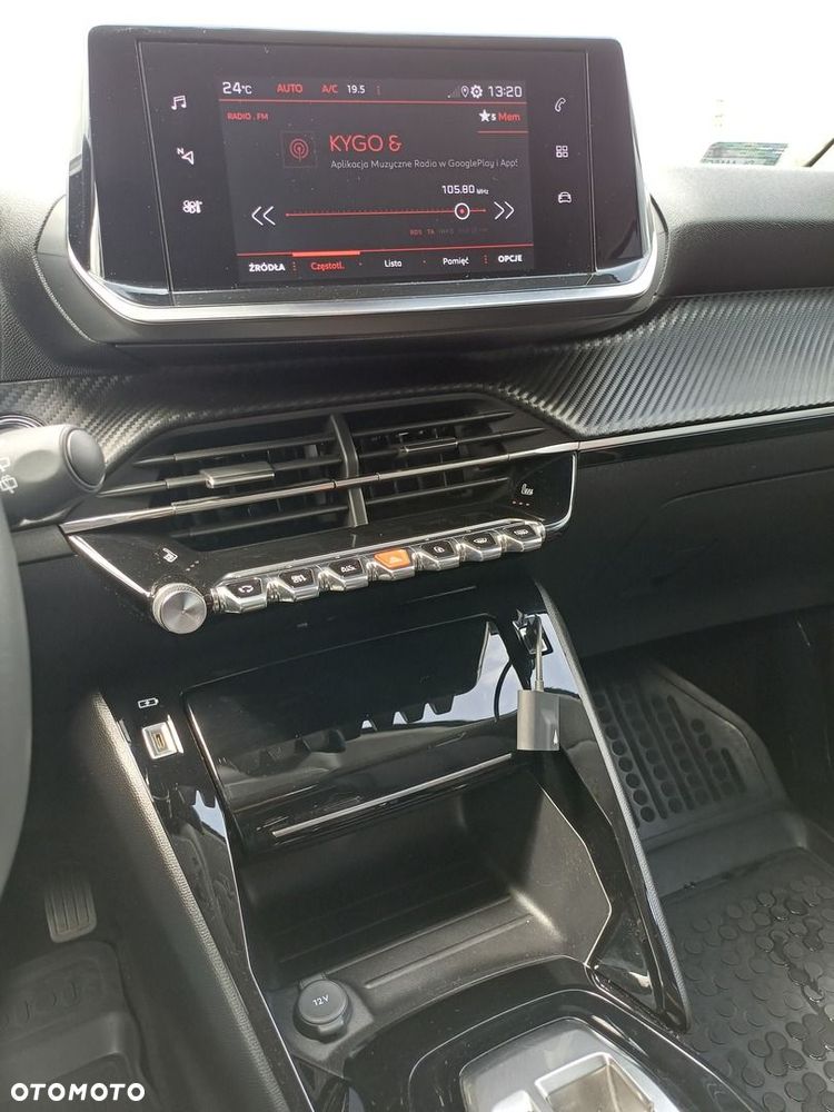 Peugeot 208 - 17