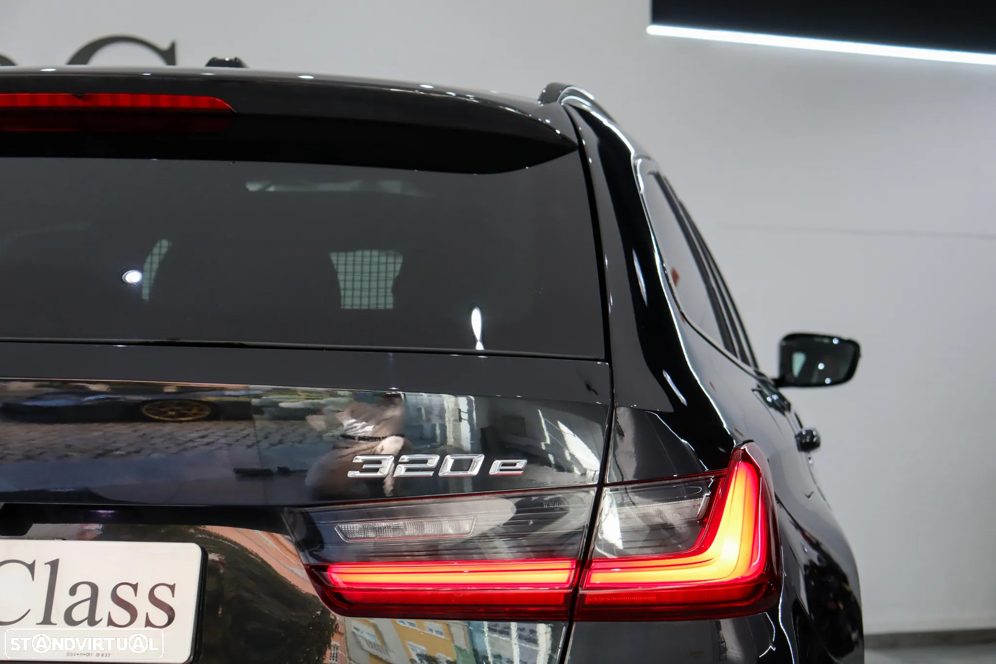 BMW 320 e Touring Pack Desportivo M Auto - 36