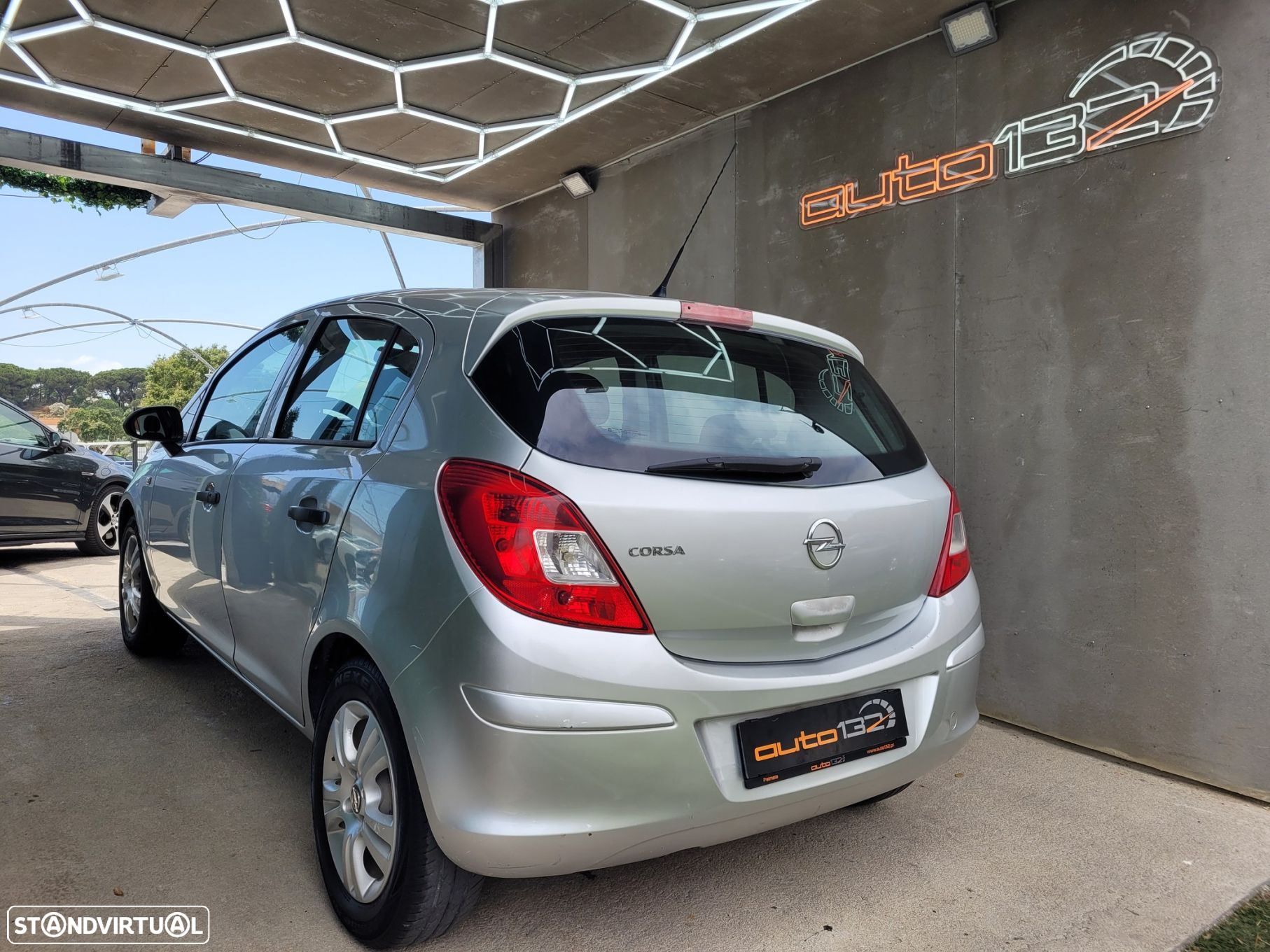 Opel Corsa 1.2 Cosmo - 4