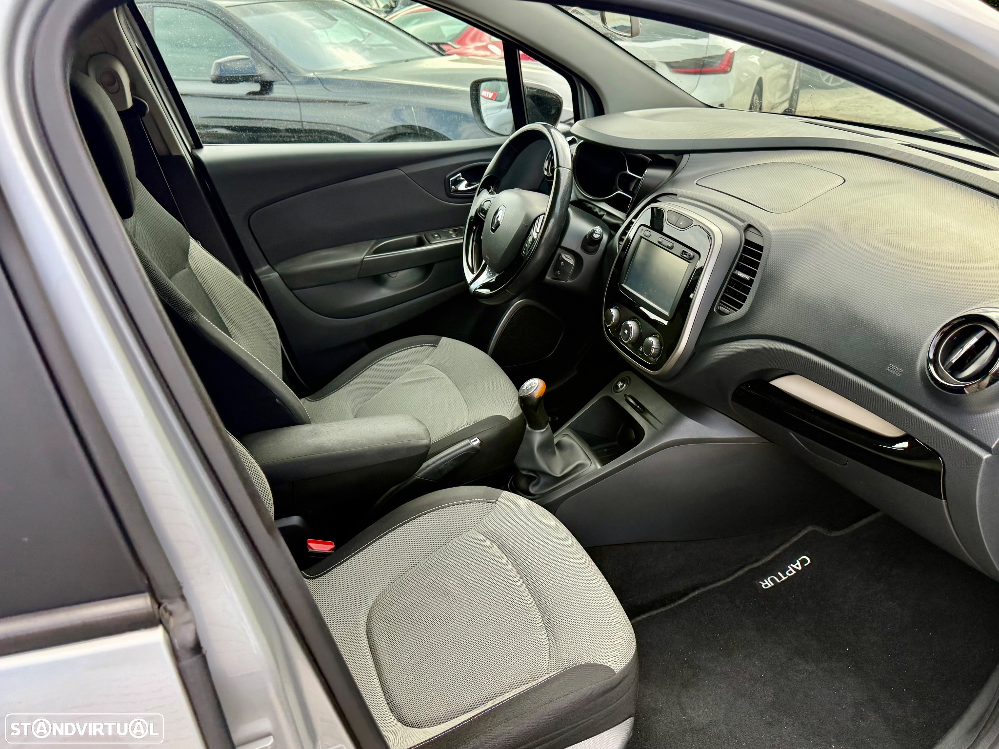 Renault Captur 1.5 dCi - 17