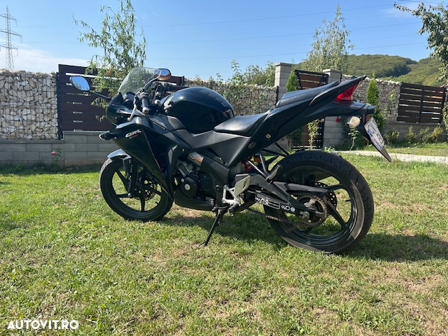 Honda CBR 125R - 2