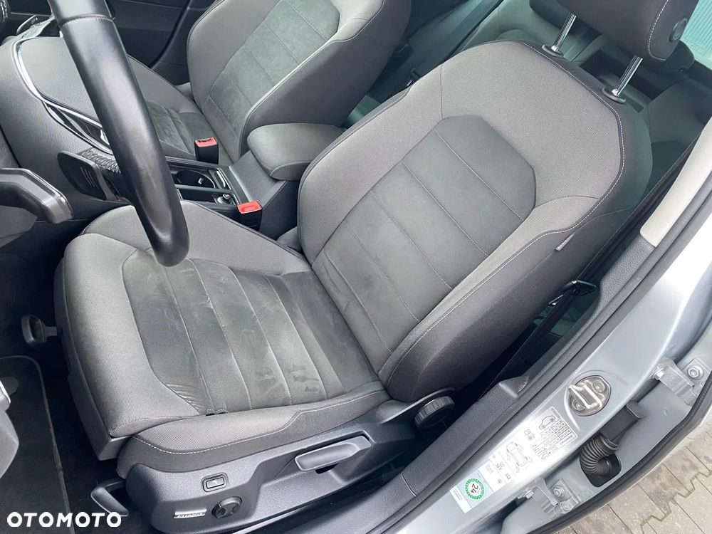 Volkswagen Golf 2.0 BlueTDI DSG Highline - 22