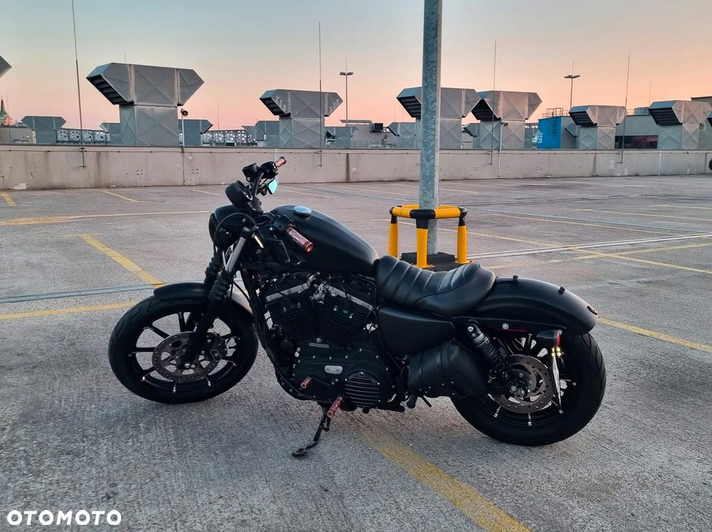 Harley-Davidson Sportster Iron 883 - 6