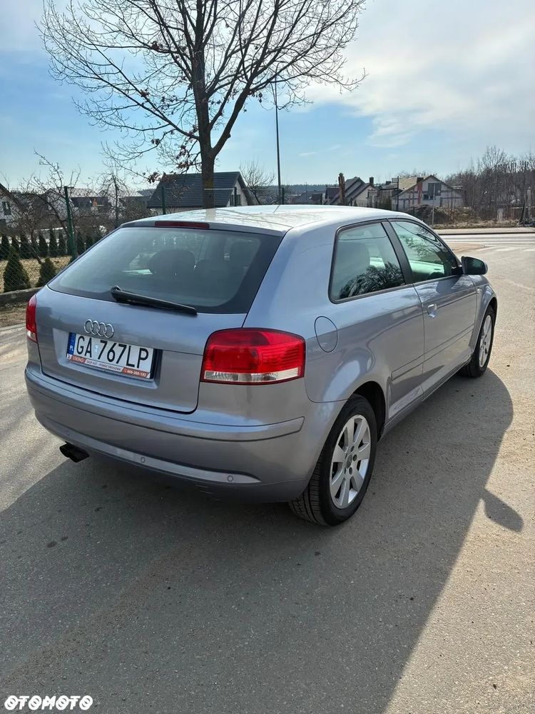 Audi A3 3-drzwiowe 2.0 FSI Ambition - 5