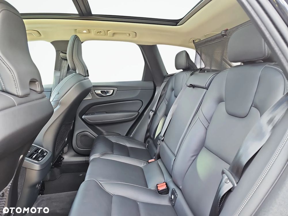 Volvo XC 60 B5 D AWD Ultimate Bright - 15
