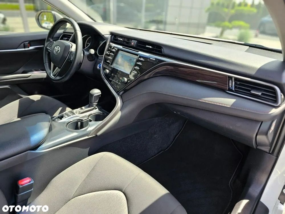 Toyota Camry 2.5 Hybrid Comfort CVT - 20