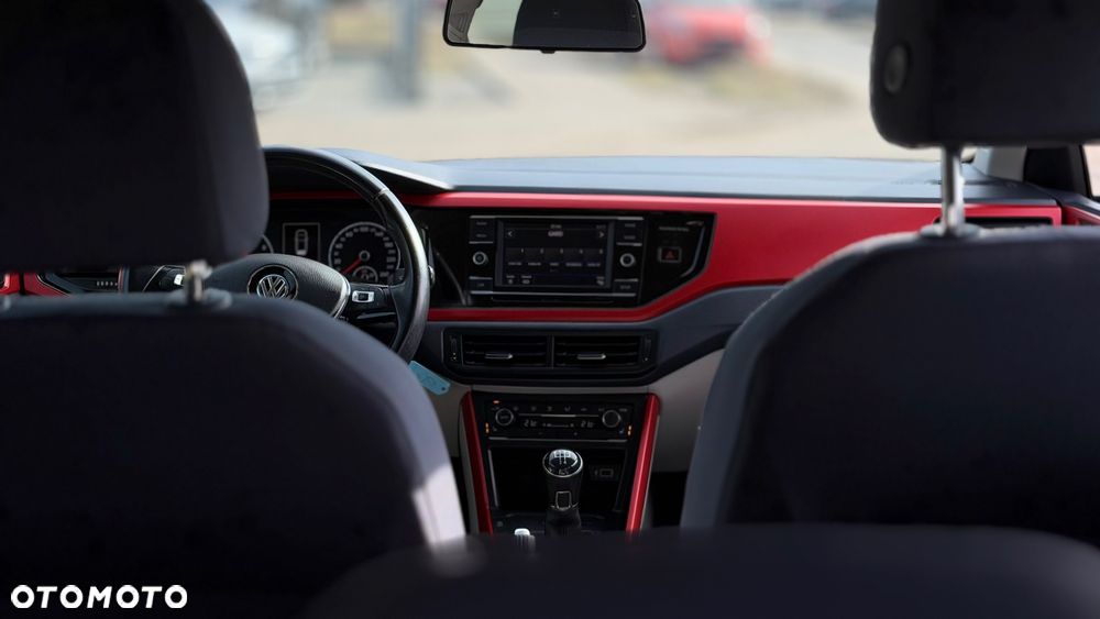 Volkswagen Polo 1.0 Blue Motion Technology beats - 26