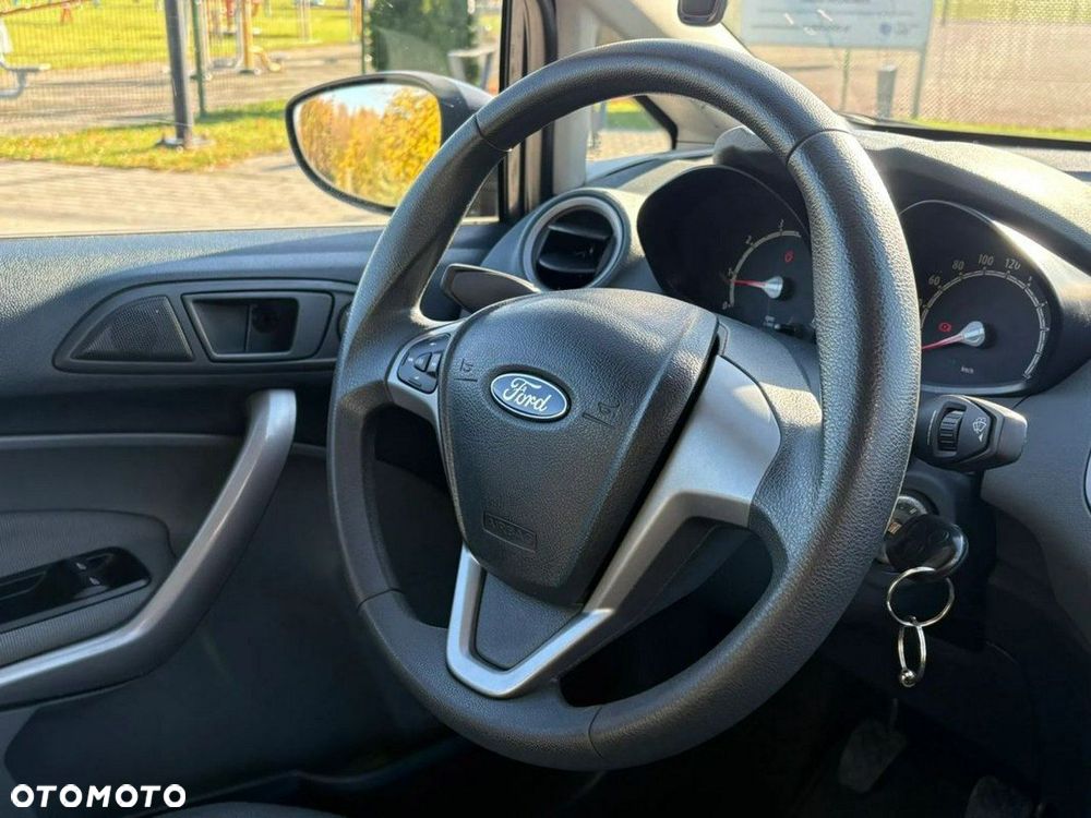 Ford Fiesta 1.25 Ambiente EU5 - 14