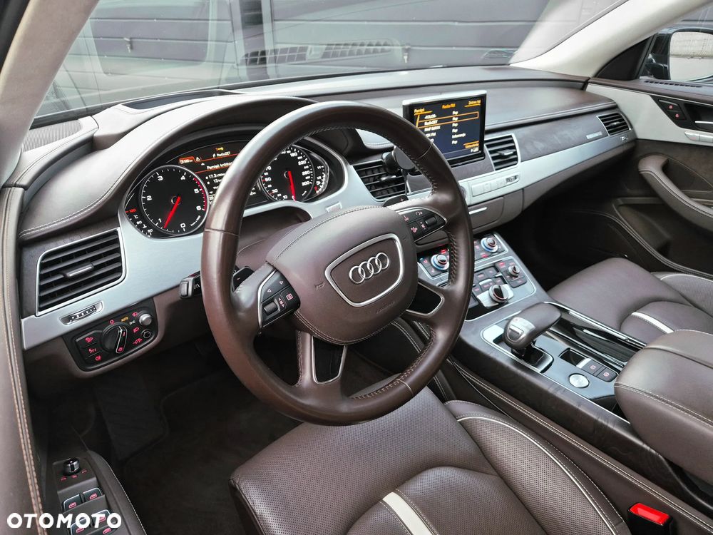Audi A8 4.2 TDI DPF (clean diesel) quattro tiptronic - 11