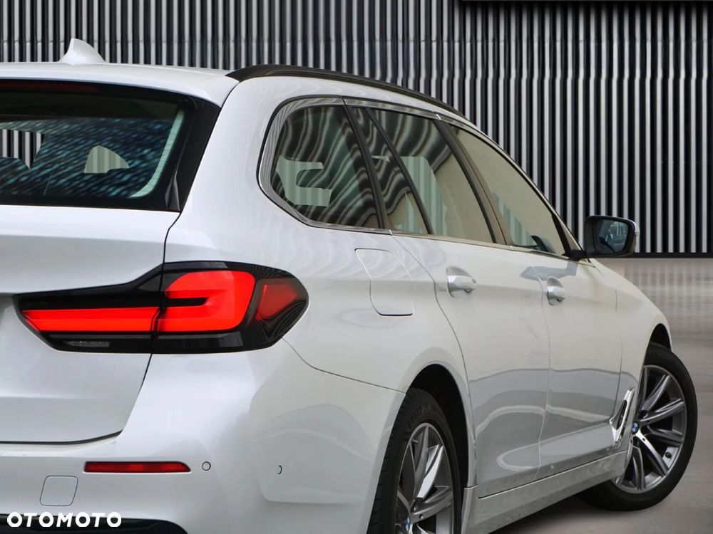 BMW Seria 5 530d Touring - 11