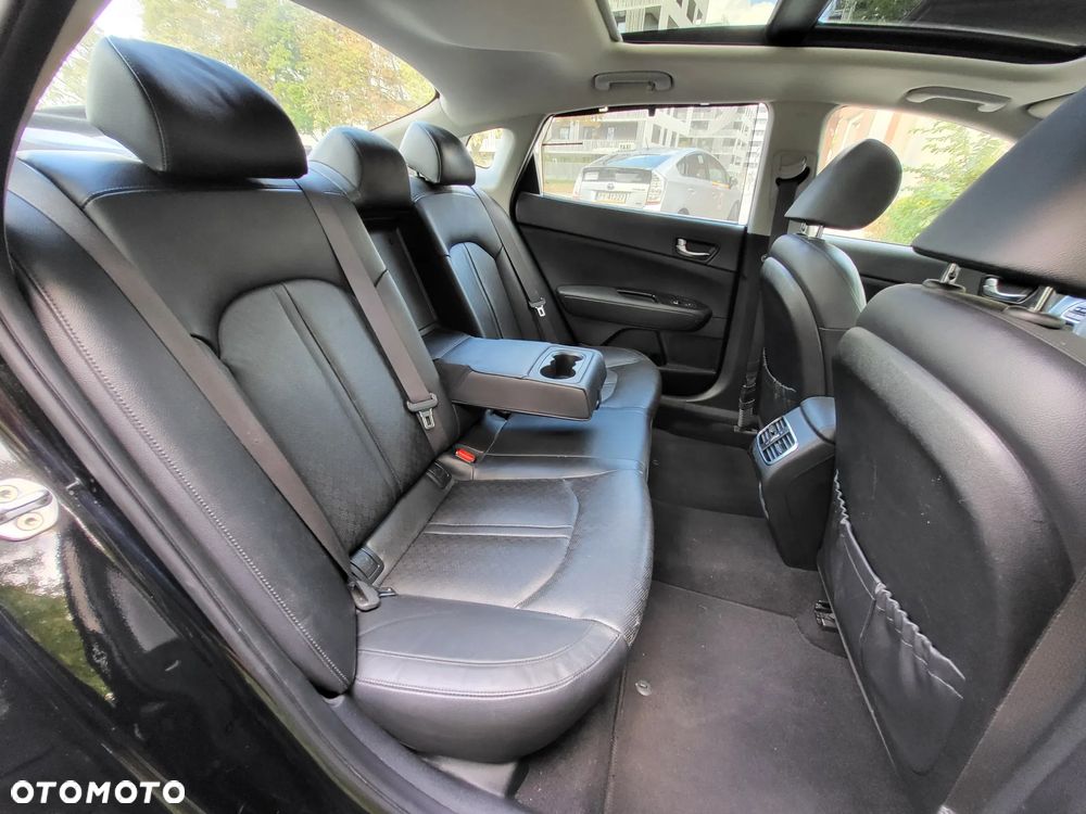 Kia Optima - 31
