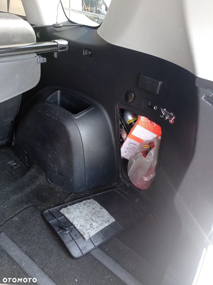 Mitsubishi Outlander 2.0 Intense NAVI 2WD EU5 - 32