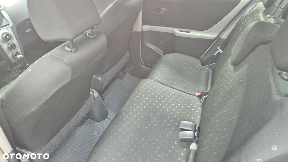 Toyota Yaris 1.0 Terra A/C - 6
