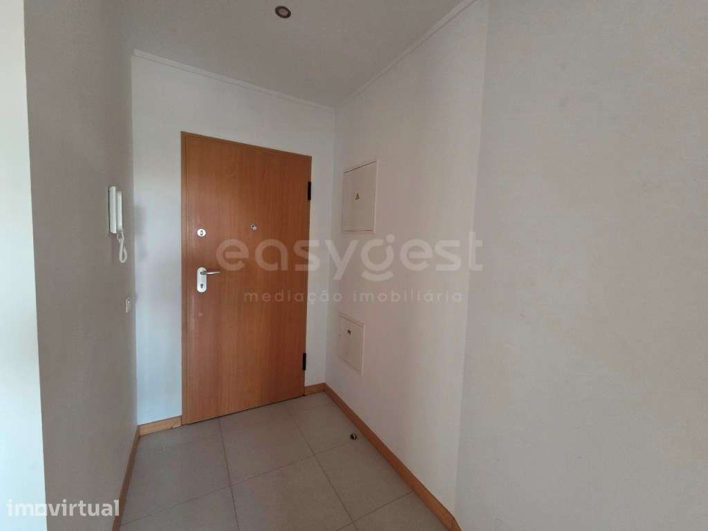 Belíssimo Apartamento T1 , sito na Qta do bom Retiro - Grande imagem: 4/16
