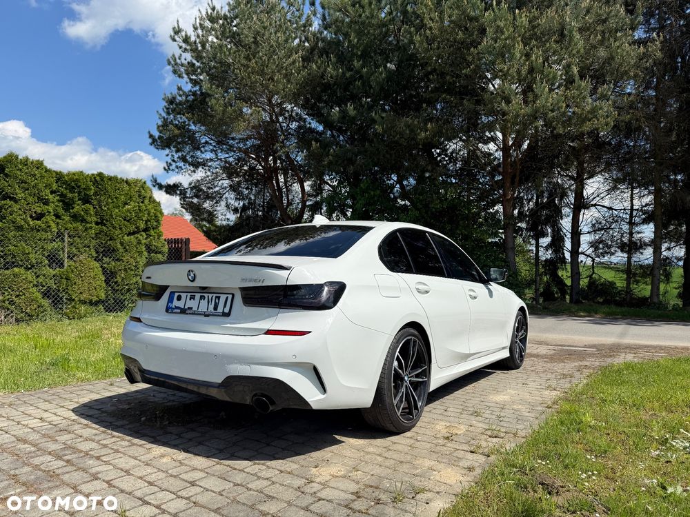 BMW Seria 3 330i xDrive M Sport - 3