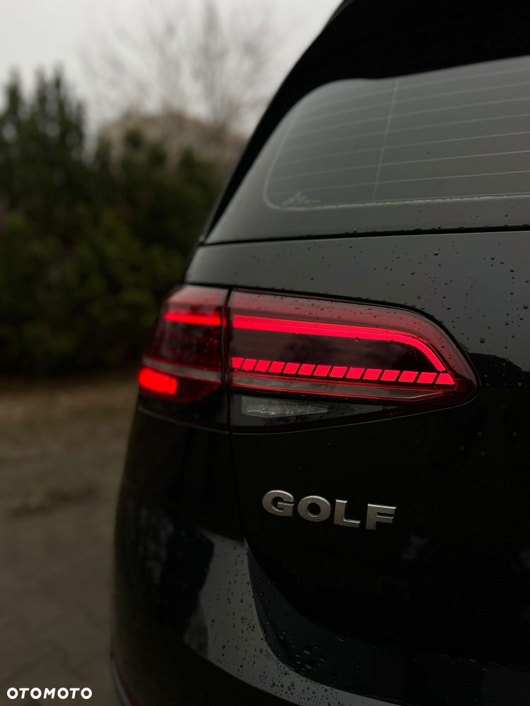 Volkswagen Golf 1.5 eTSI OPF DSG R-Line - 12