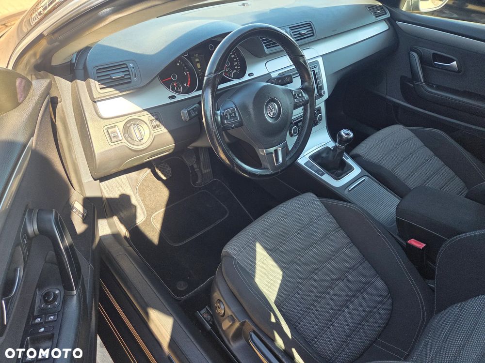 Volkswagen Passat CC - 8