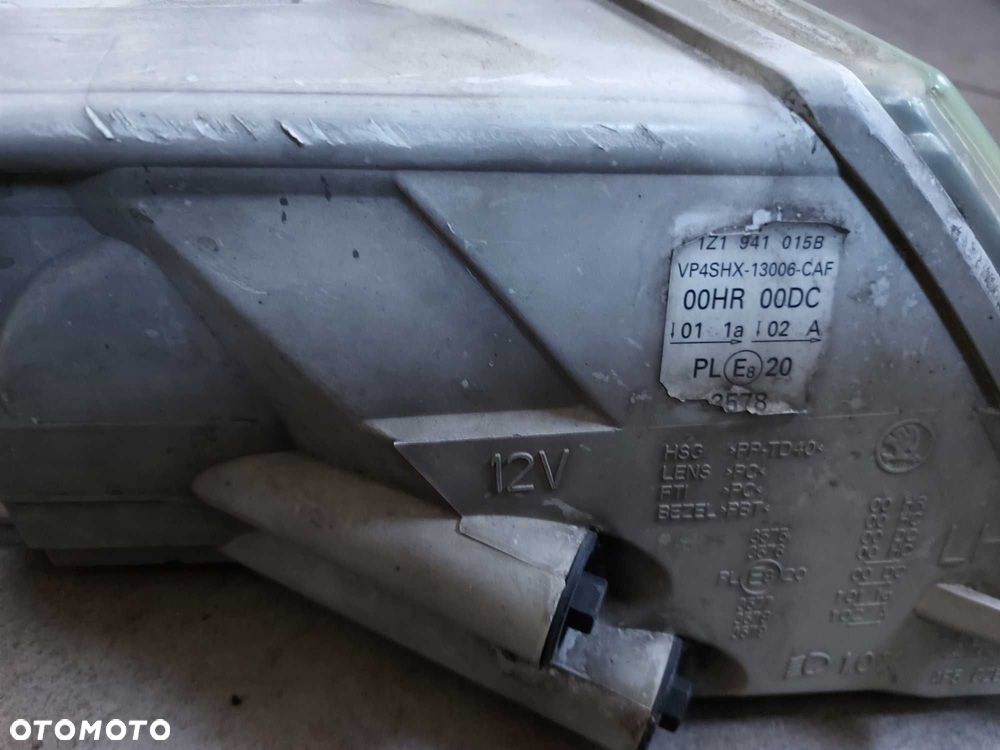Skoda Octavia II lampa przednia lewa XENON FV dostawa - 3