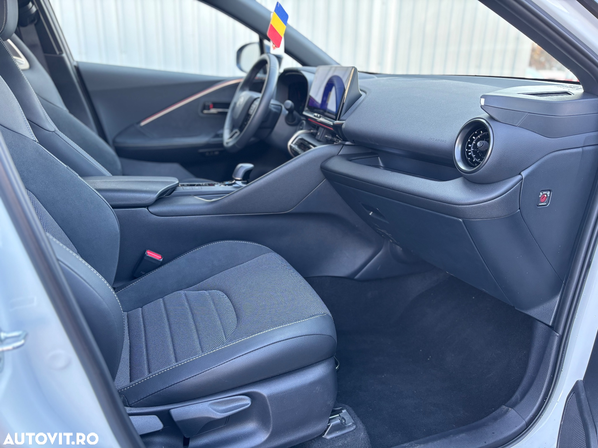 Toyota C-HR 2.0 PHEV 223 CP 4x2 CVT Exclusive - 11