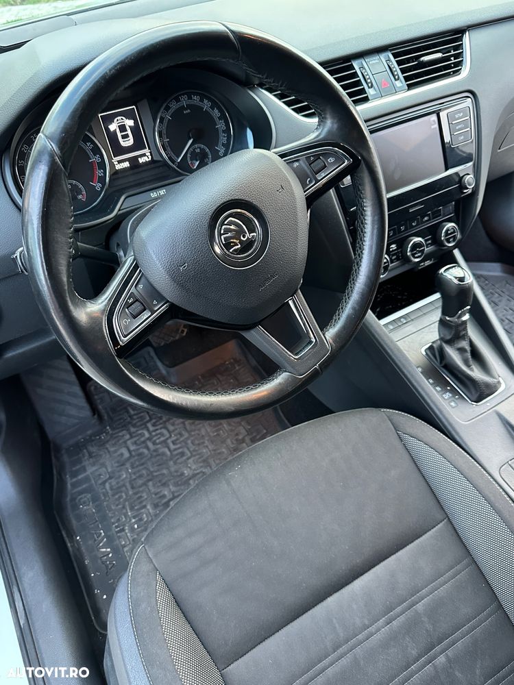 Skoda Octavia 1.6 TDI DSG Style - 14