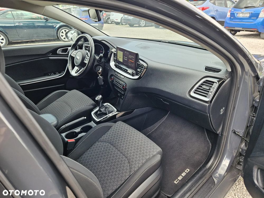 Kia Ceed 1.4 T-GDI OPF Vision - 35