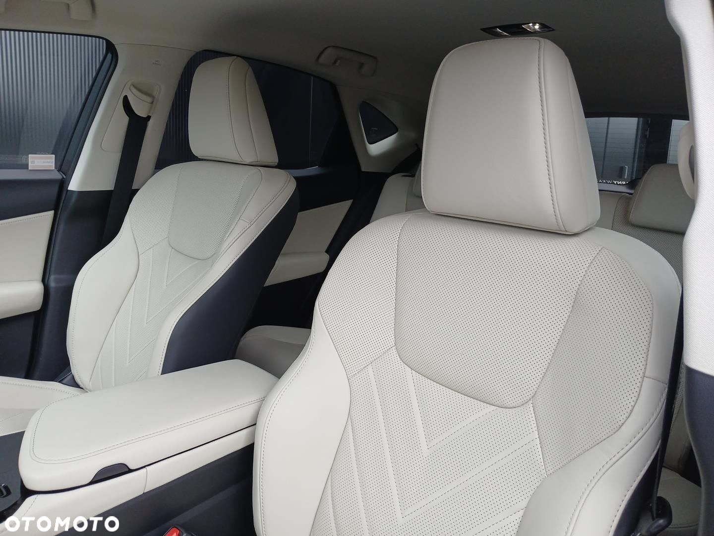 Lexus NX 350h Prestige AWD - 24