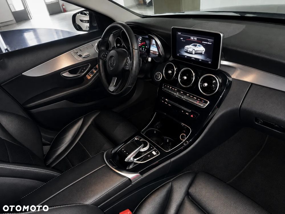 Mercedes-Benz Klasa C 200 4Matic 9G-TRONIC - 14
