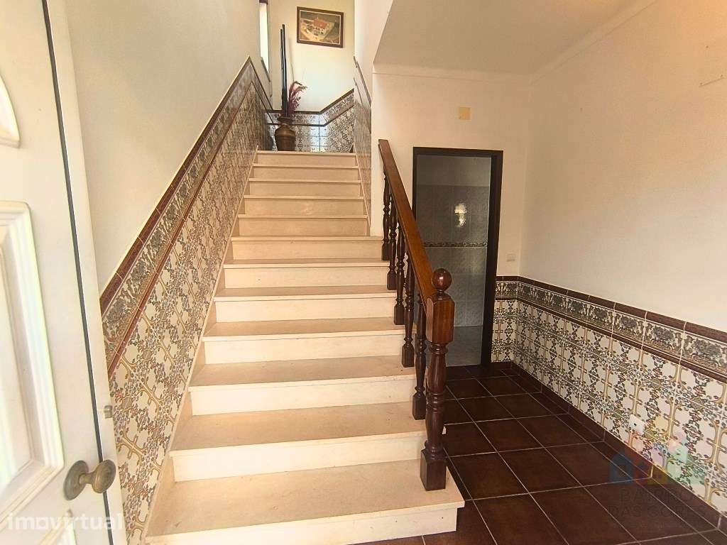 Moradia T4 Isolada com piscina e terreno em Tomar - Grande imagem: 3/22