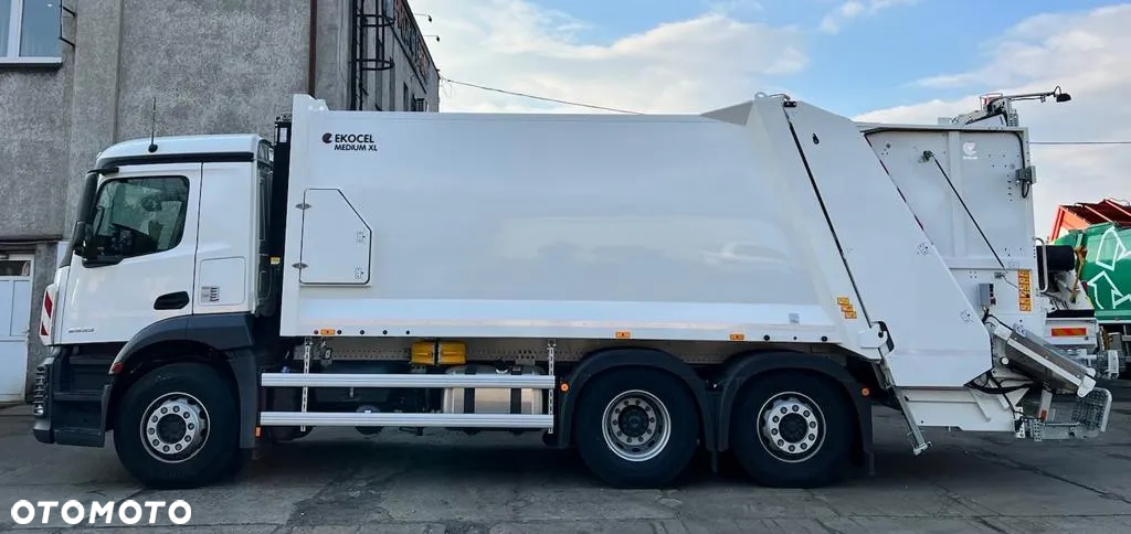Mercedes-Benz Actros - 10