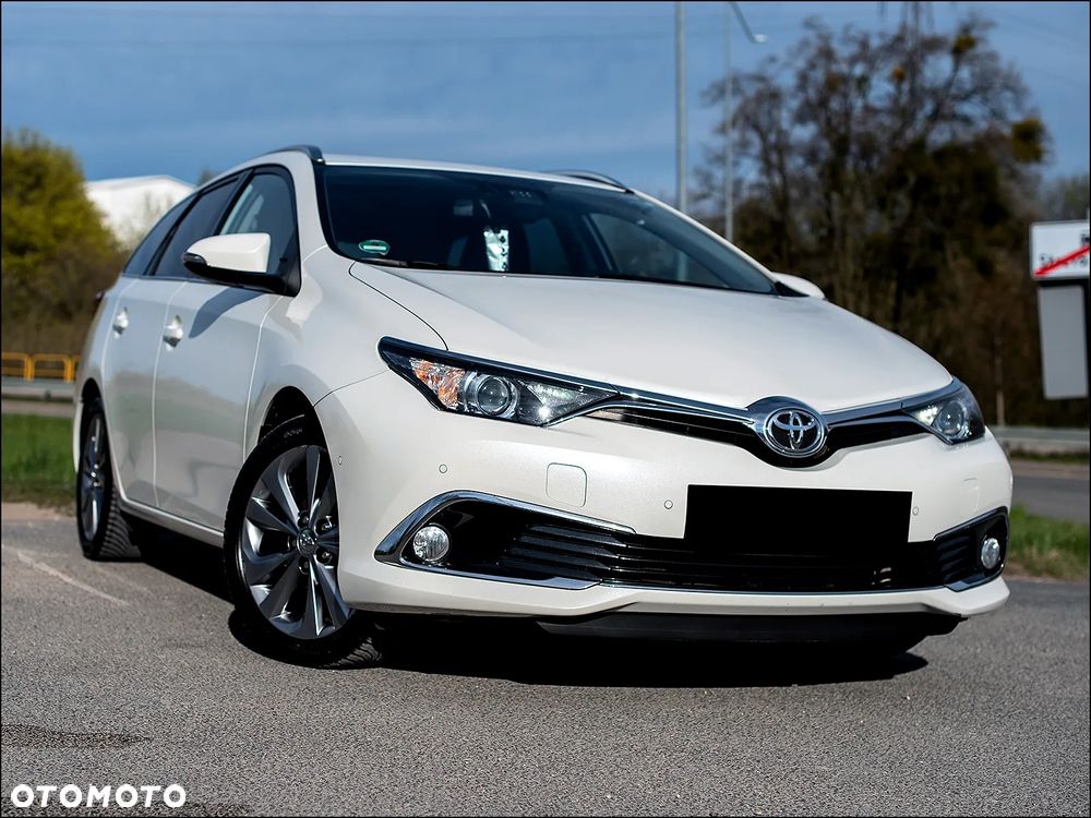 Toyota Auris - 1