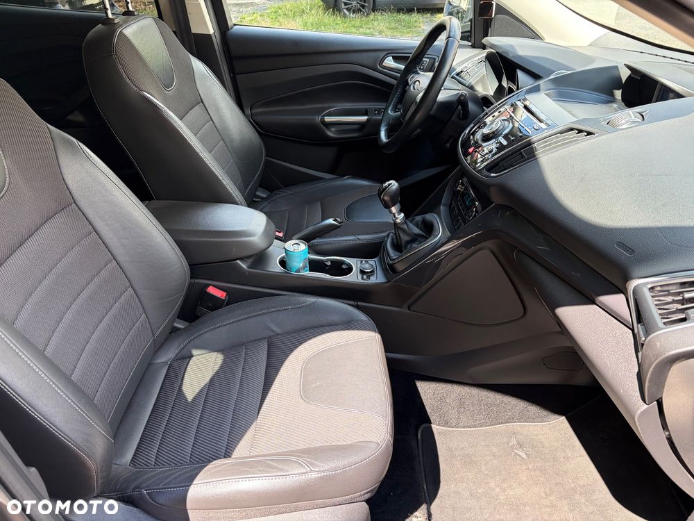 Ford Kuga 2.0 TDCi FWD Titanium - 33