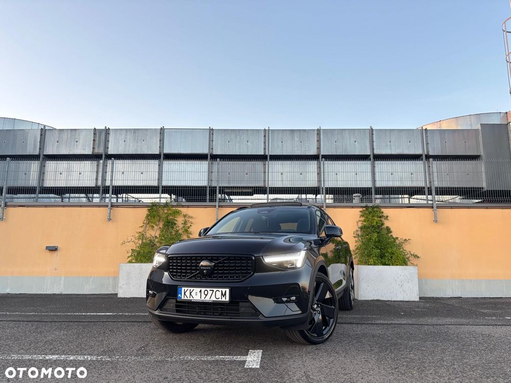 Volvo XC 40 B4 Ultra Black Edition - 2