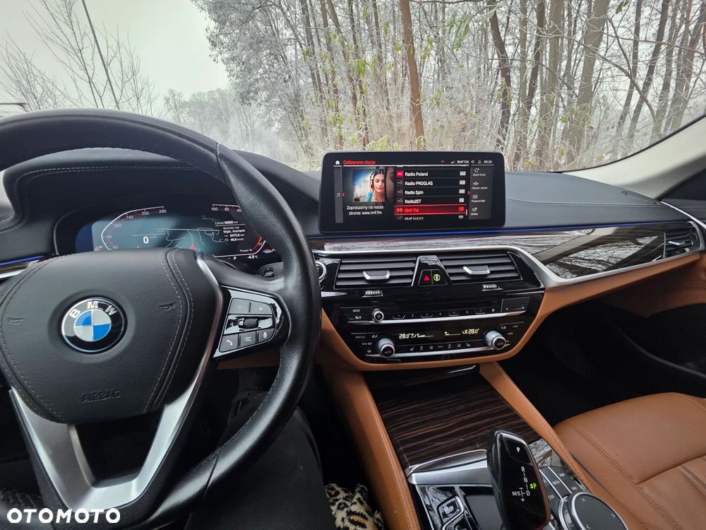 BMW Seria 5 518d Luxury Line - 8