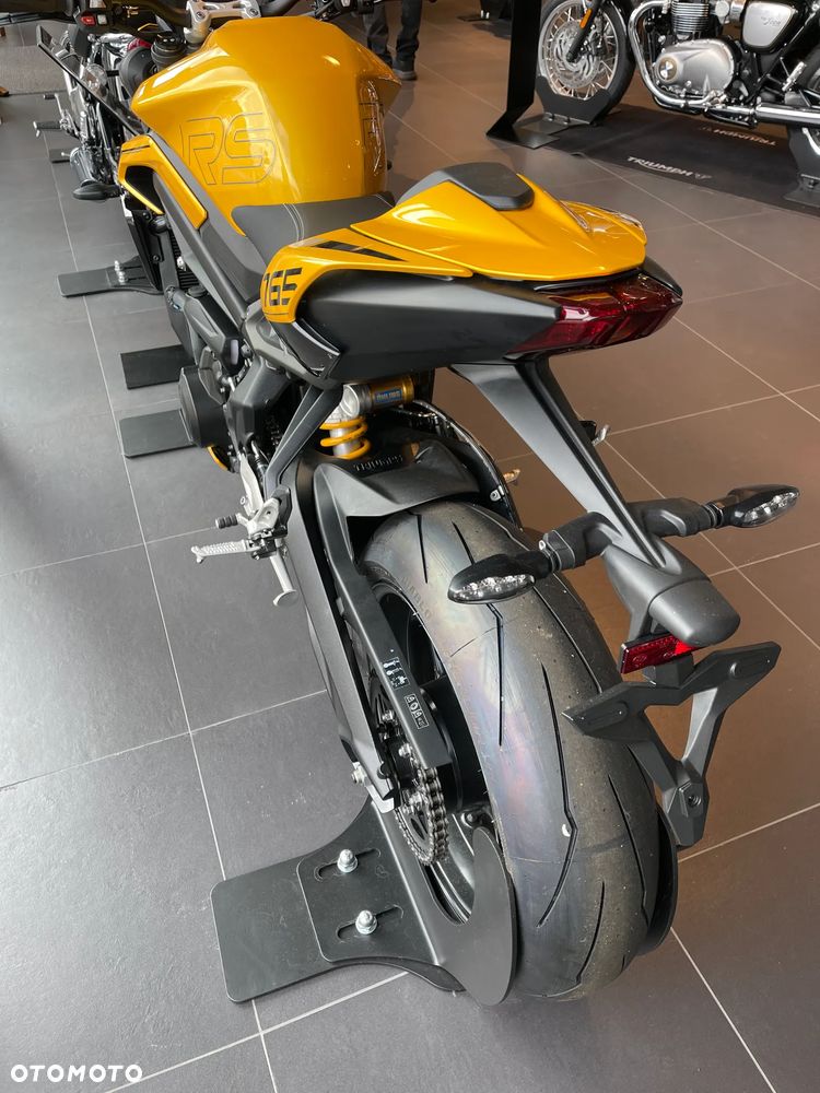 Triumph Street Triple - 15