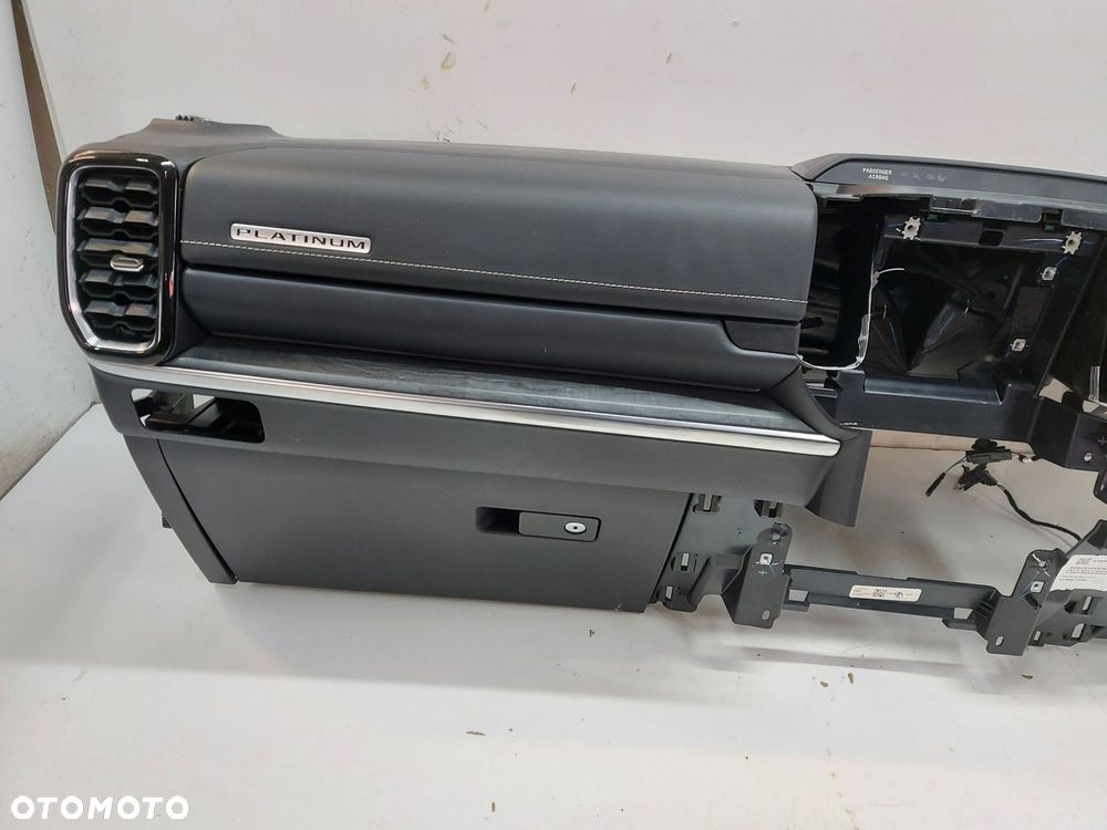 Ford Ranger VI 6 2024r KOKPIT DESKA ROZDZIELCZA UK - 6