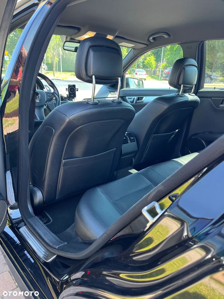 Mercedes-Benz Klasa C 280 Avantgarde 4-Matic - 23